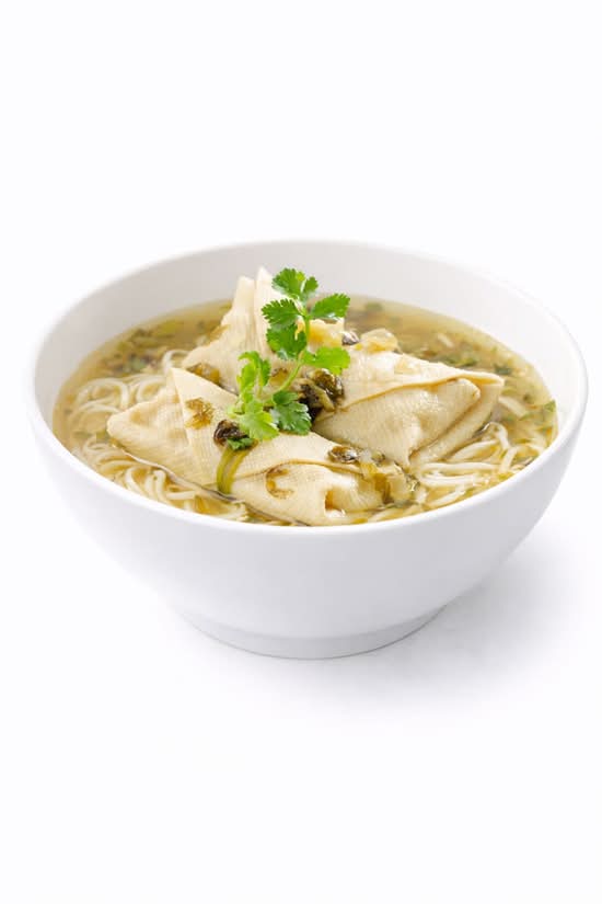 Chicken Broth Noodles w/Tofu Skin Rolls 鸡汁百叶包面
